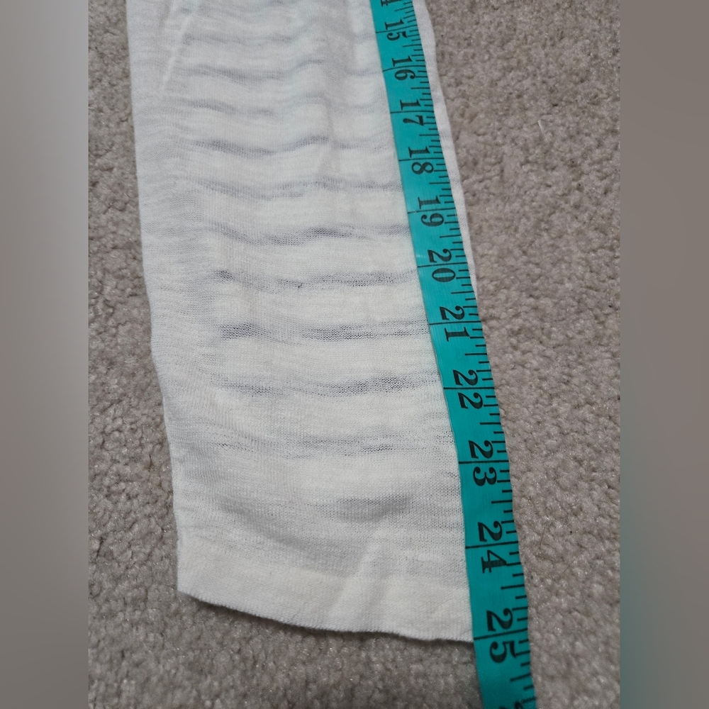 7 FOR ALL MANKIND layered Cotton Long Sleeve V Neck Top. Size Medium - Picture 10 of 10